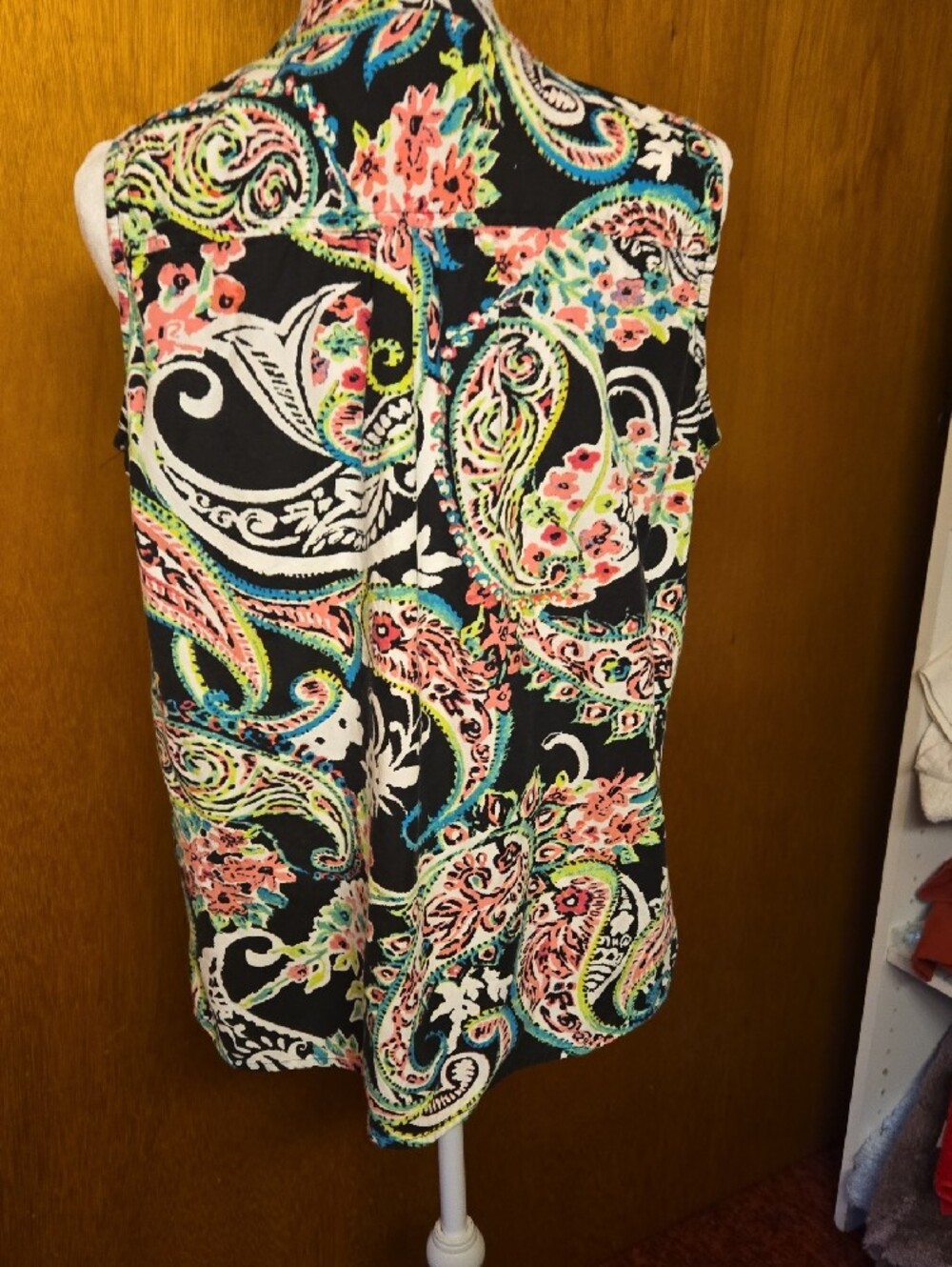 Caribbean Joe Black Paisley Print Sleeveless Henley Tank - Picture 3 of 6
